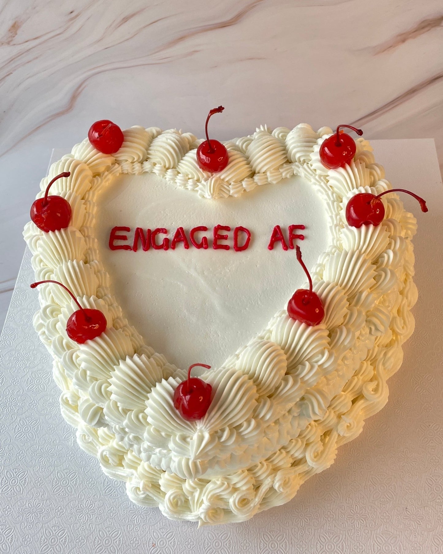 M128) Red and White Heart Cake (Half Kg). – Tricity 24